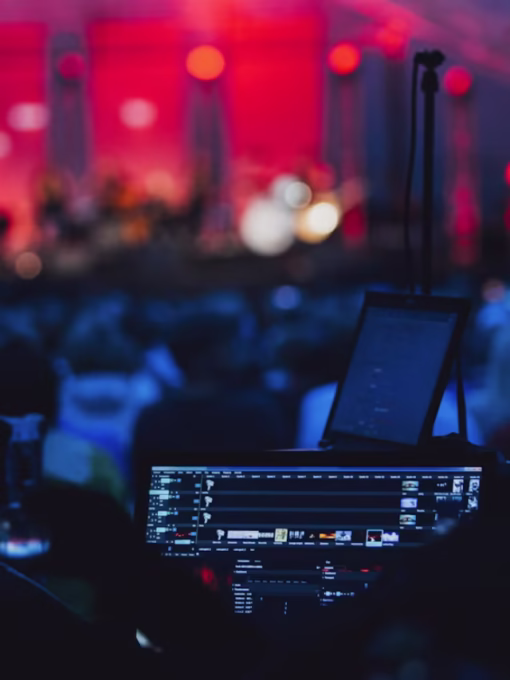 Cropped photo 1510511233900 1982d92bd835.avif